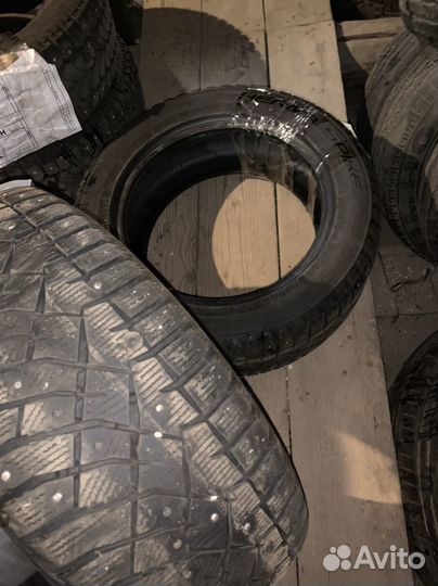 Nitto Therma Spike 215/55 R16