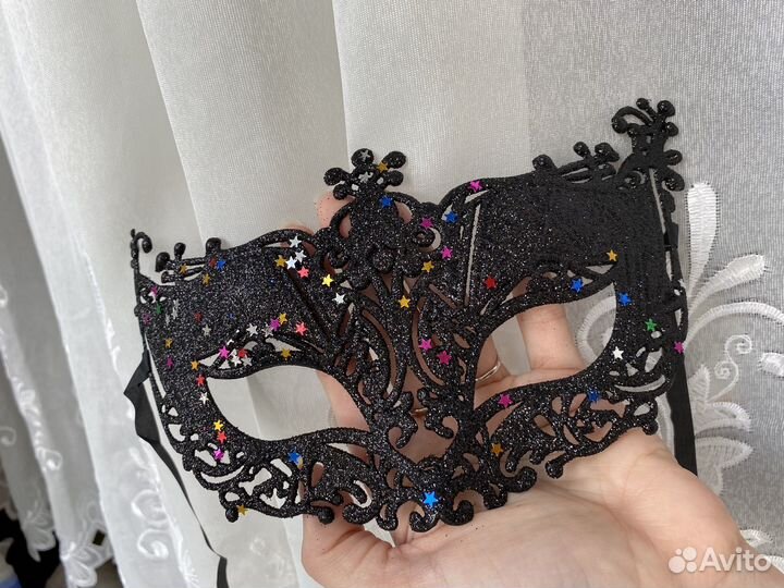 Маска кружевная маскарадная пластик блестящая