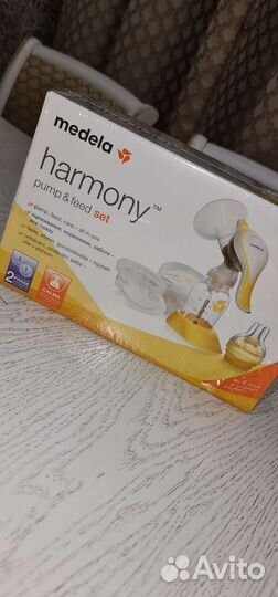 Молокоотсос Medela Pump & feed set+ 2 смартсоски