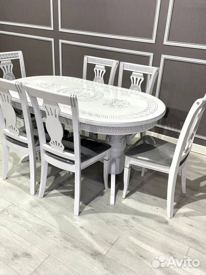 Кухонный стол и стулья