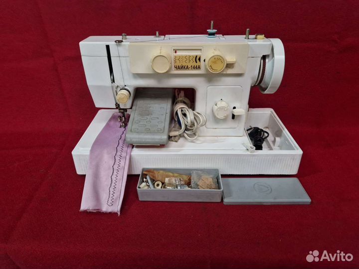 Швейная машина Чайка 144А как новая