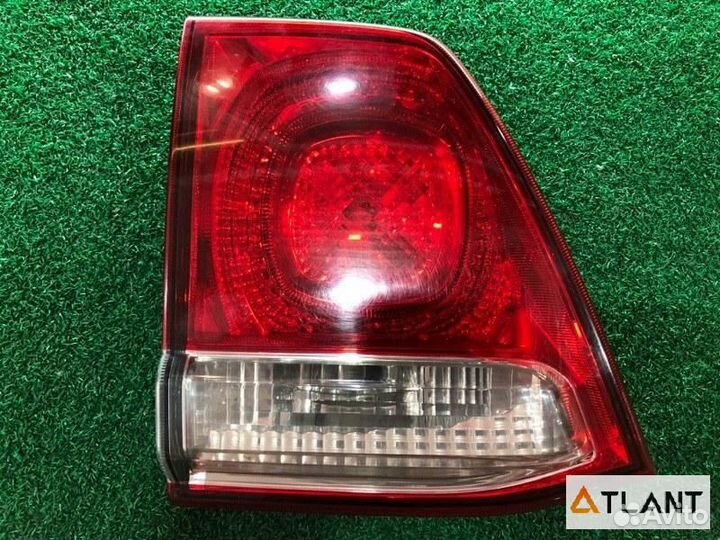 Вставка между стопов задний левый toyota land crui