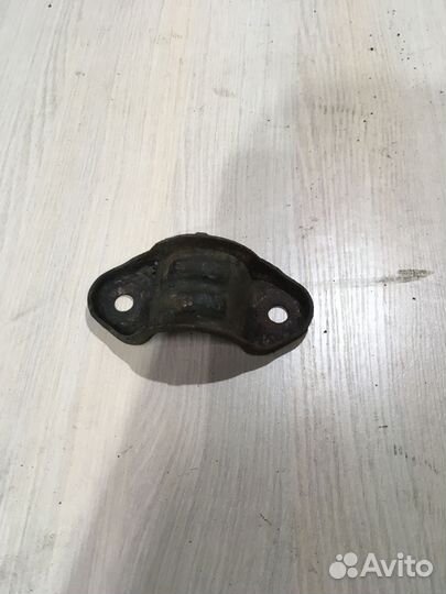 Кронштейн переднего стабилизатора Мерседес W221