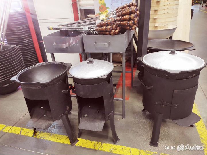 Казан чугунный 10 л с печкой с трубой