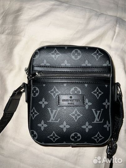 Сумка Louis vuitton через плечо