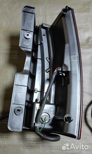 Фонарь задний левый правый Cadillac Escalade 3