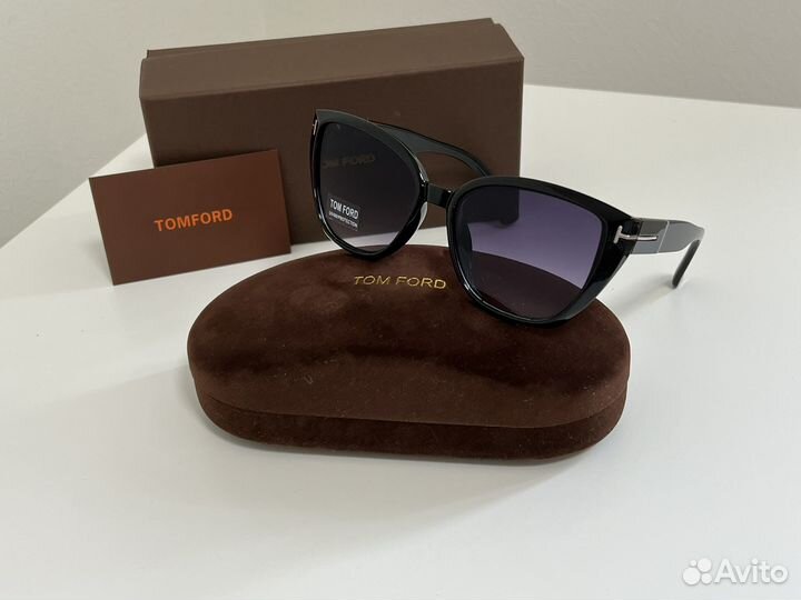 Солнцезащитные очки tom ford