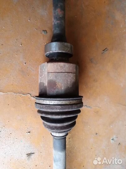 Привод передний правый Рено Дастер АКПП 2,0 4*2