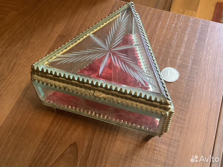Шкатулка для украшений. 50-годы. Стекло, латунь