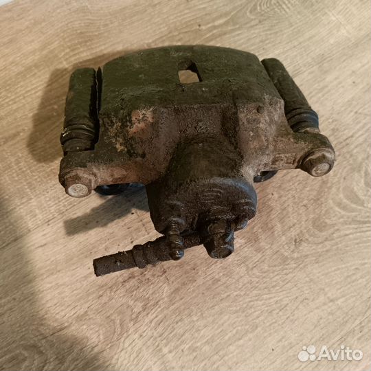 Суппорт передний левый Geely MK 1