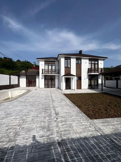 Дом 177 м² на участке 4,5 сот.