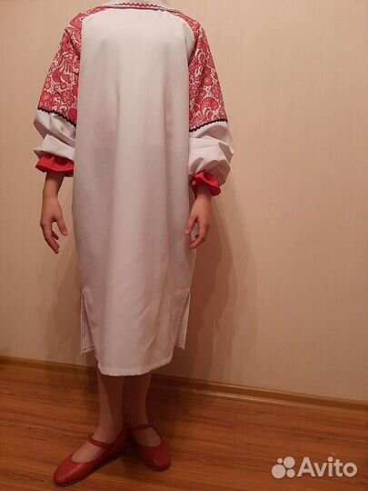 Русский народный костюм с венком и обувью