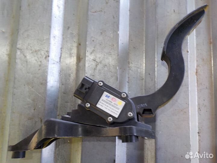 Электронная педаль газа Хендай Санта Фе 2 II