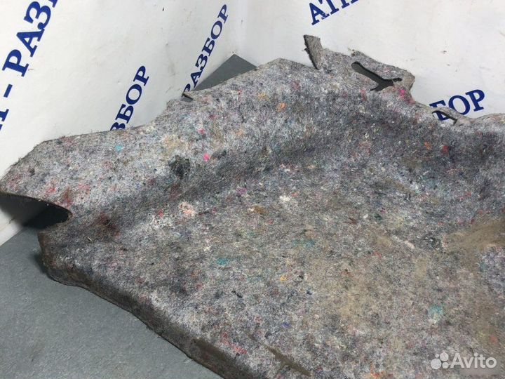 Обшивка багажника левая Ford Focus