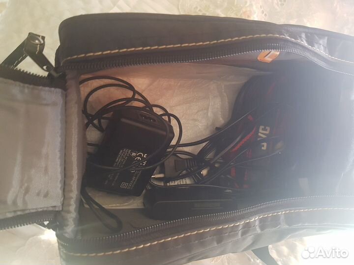 Видеокамера JVC