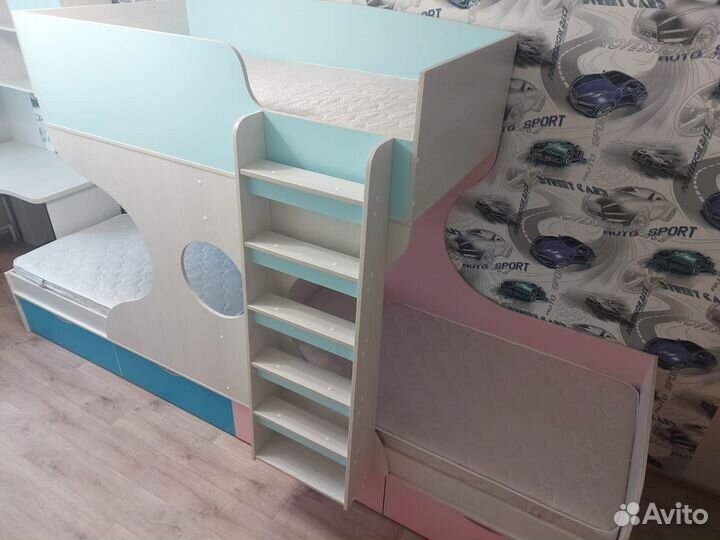 Двухъярусная кровать