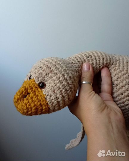 Вязаная игрушка гусь