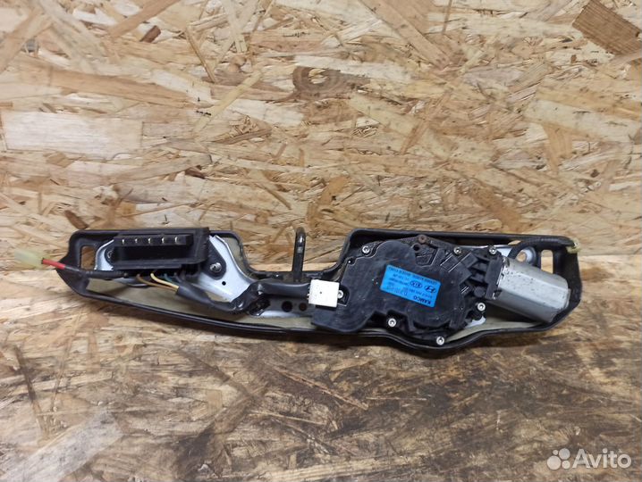 Моторчик заднего дворника Hyundai Tucson 1