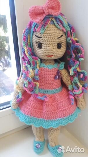 Вязаная кукла ручной работы