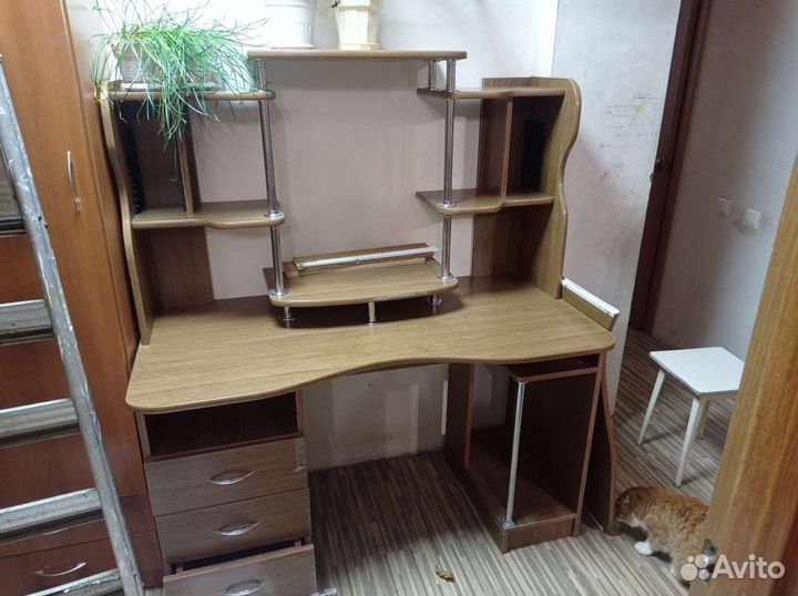 Компьютерный столик бу