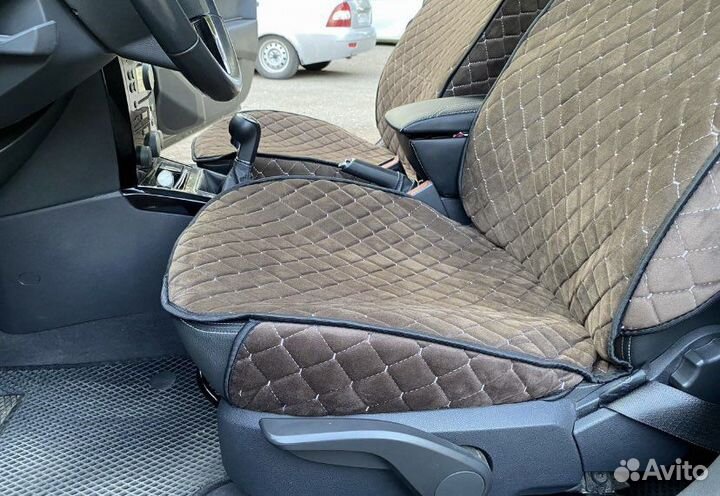 Чехлы универсальные / накидки на сиденья авто