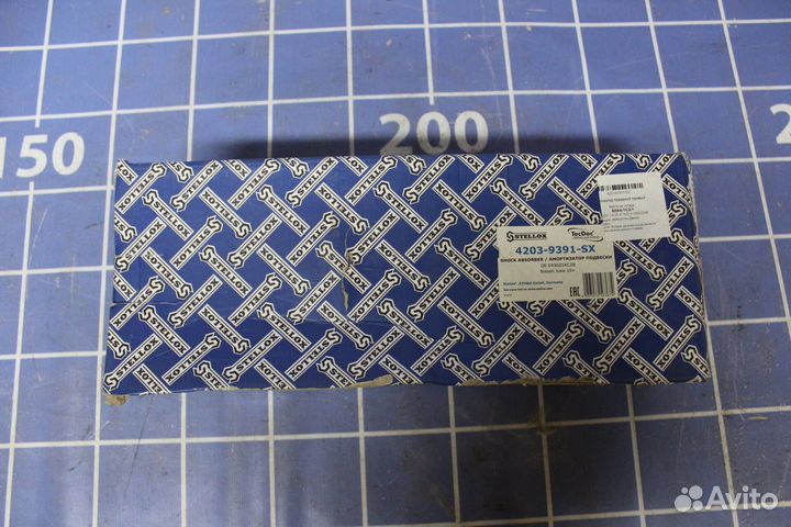 Амортизатор передний правый Nissan Juke F15