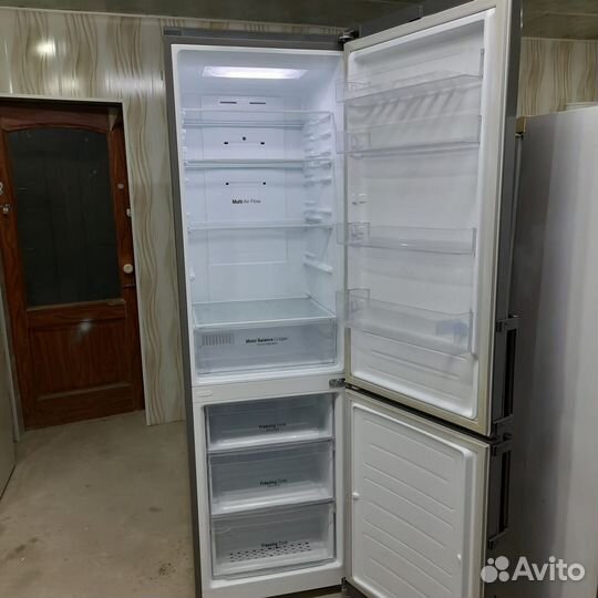 Холодильник серебристый LG no frost c гарантией