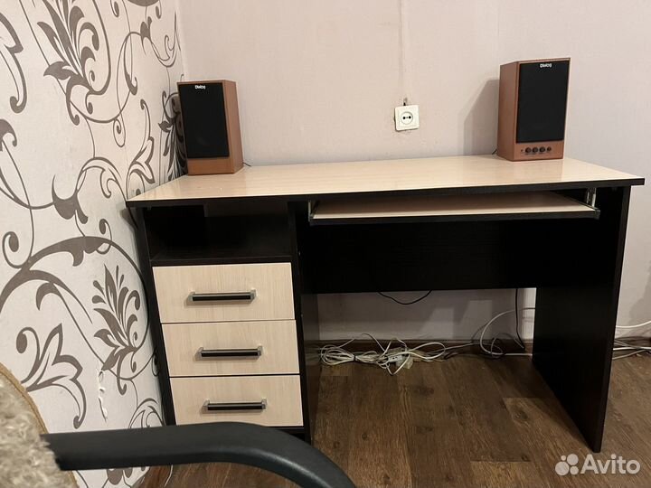 Компьютерный стол 120 60 с ящиками