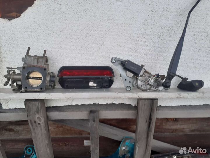 Сполер ниссан серена