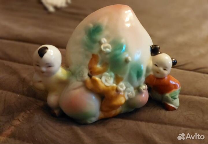 Статуэтка дети с персиком Старый Китай