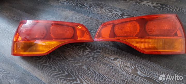 Задние фонари Audi Q7 2008