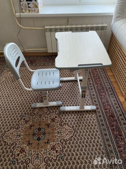 Растущая парта и стул бу