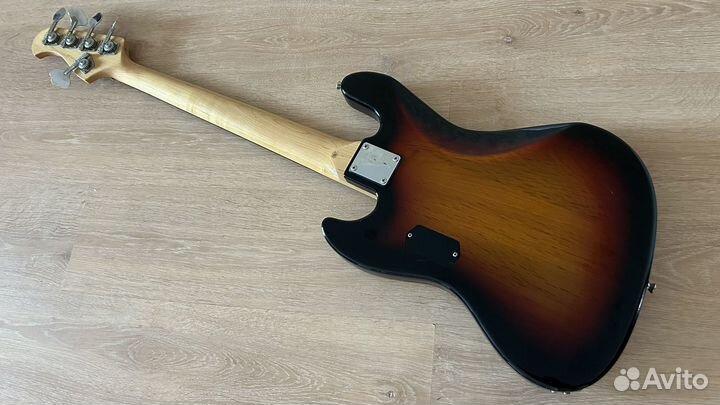 Бас гитара Bacchus BJB-550R 2TS