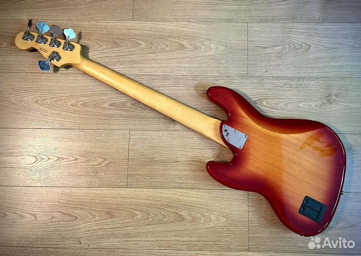 2020 Fender American Ultra Jazz Bass V Ash