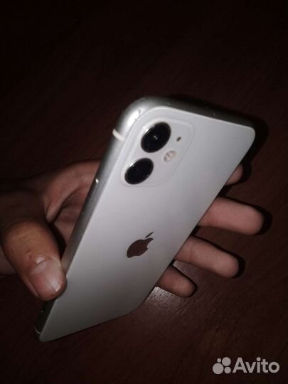 Мобильные телефоны бу iPhone 11