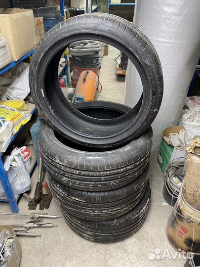 Pirelli P Zero 225/40 R19 и 255/35 R19 93Y