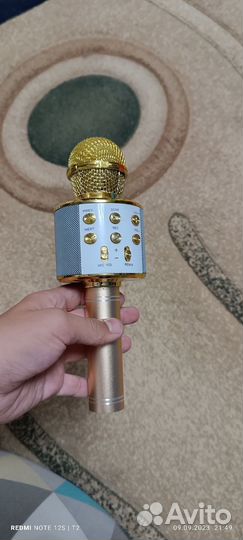 Беспроводной микрофон для караоке