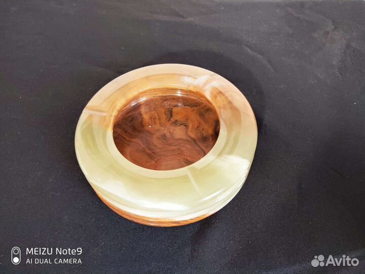 Пепельница из натурального камня оникс