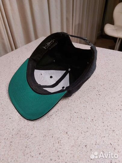 Кепка Karlalley, новая