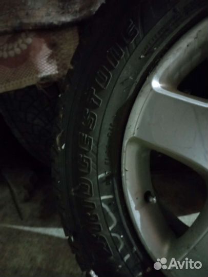 Bridgestone Blizzak Ice 235/65 R17