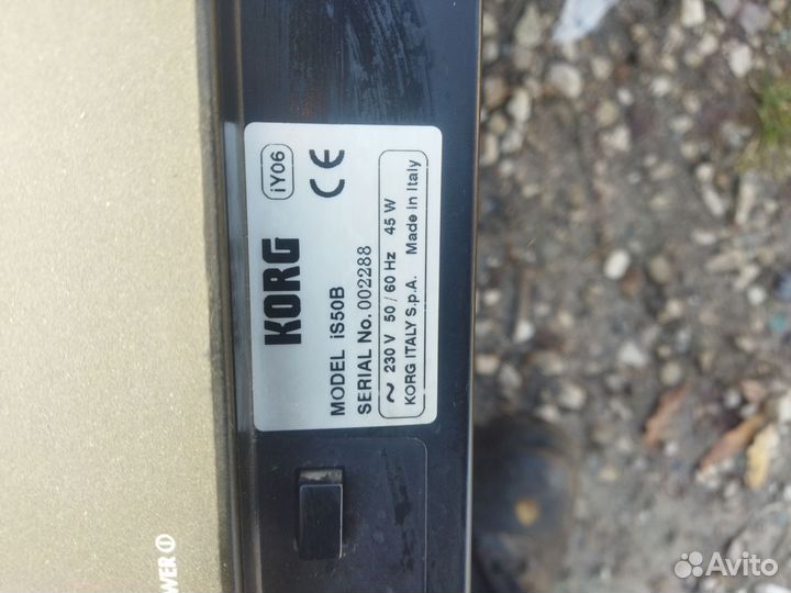 Синтезатор korg is50B на запчасти