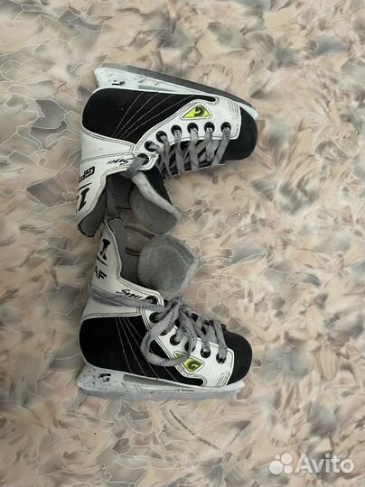Коньки хоккейные