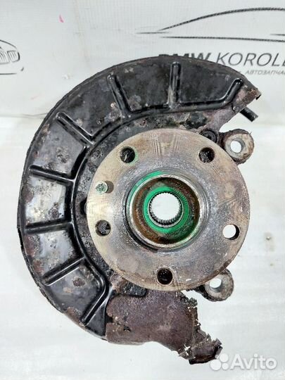 Кулак поворотный передний правый Octavia (A5 1Z) 2