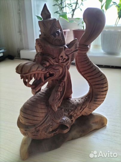 Фигурка дракона