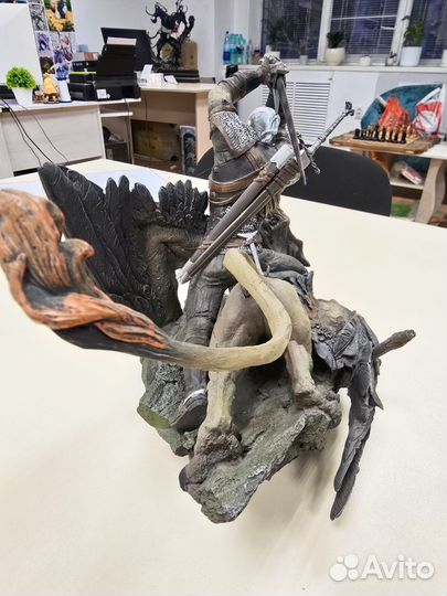 Фигурка ведьмак 3