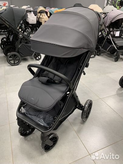 Коляска прогулочная Carrello Nero