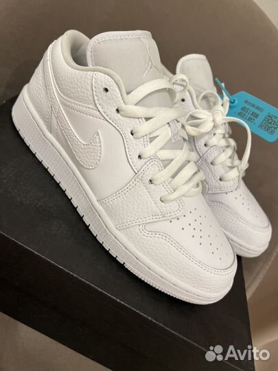 Nike air jordan 1 low white