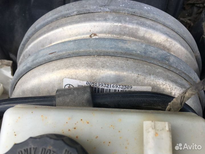 Вакуумный усилитель тормозов Mercedes W220