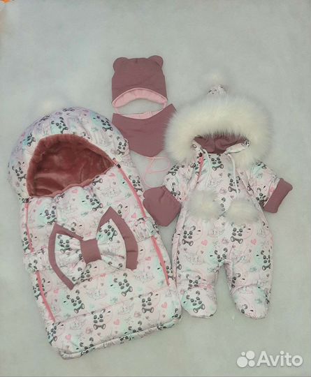 Комплект на выписку для девочки