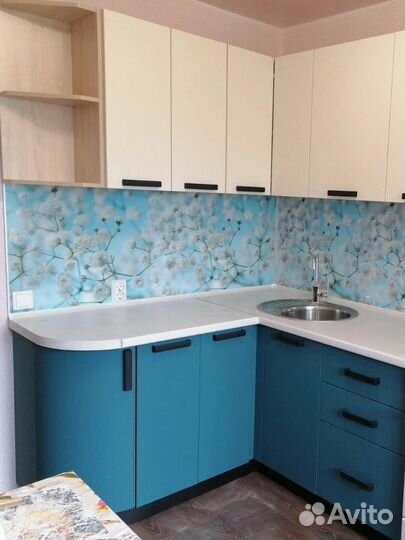 Кухня изумрудная